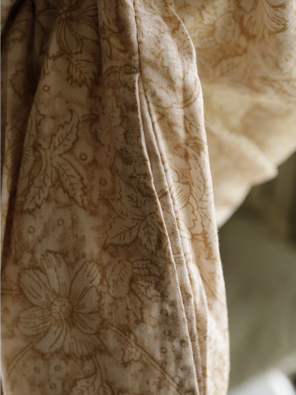 100% Linen Beige Floral Dress - Picture 5 of 7